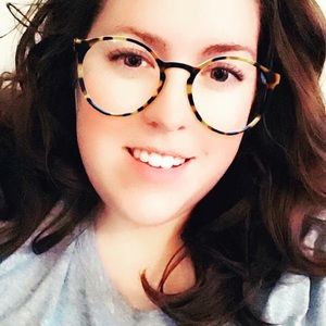 Meet your Posher, Chanel